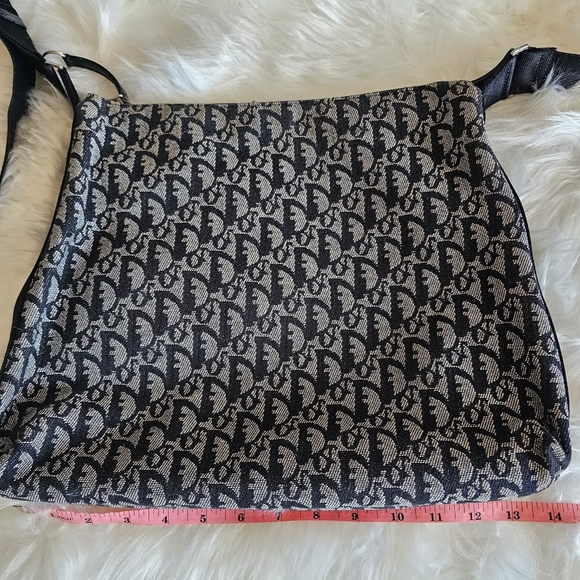 Christian Dior CD Monogram Crossbody Bag - Picture 3 of 10